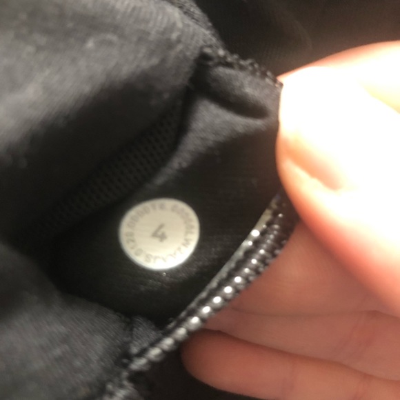 Lululemon black camo energy bra - Picture 5 of 5